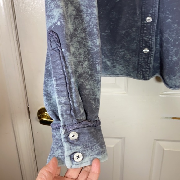 Leallo Women’s Button Down Shacket - Picture 5 of 8